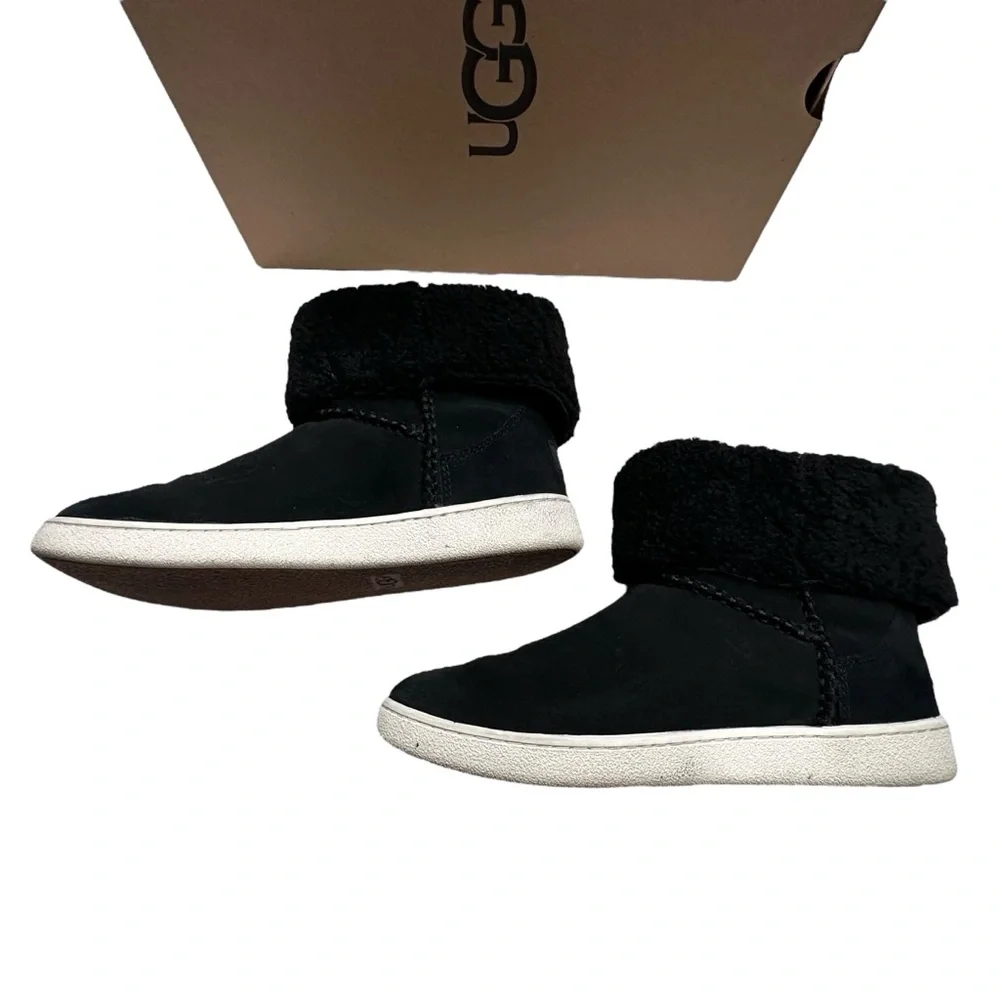UGG Women's Black Mika Classic Sneaker Size 8 - Picture 7 of 16